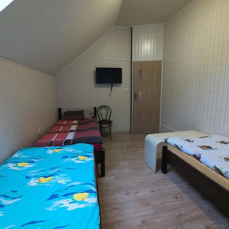 Pokoje Goscinne "U Karola" Pracownicze Ścinawa Extérieur photo