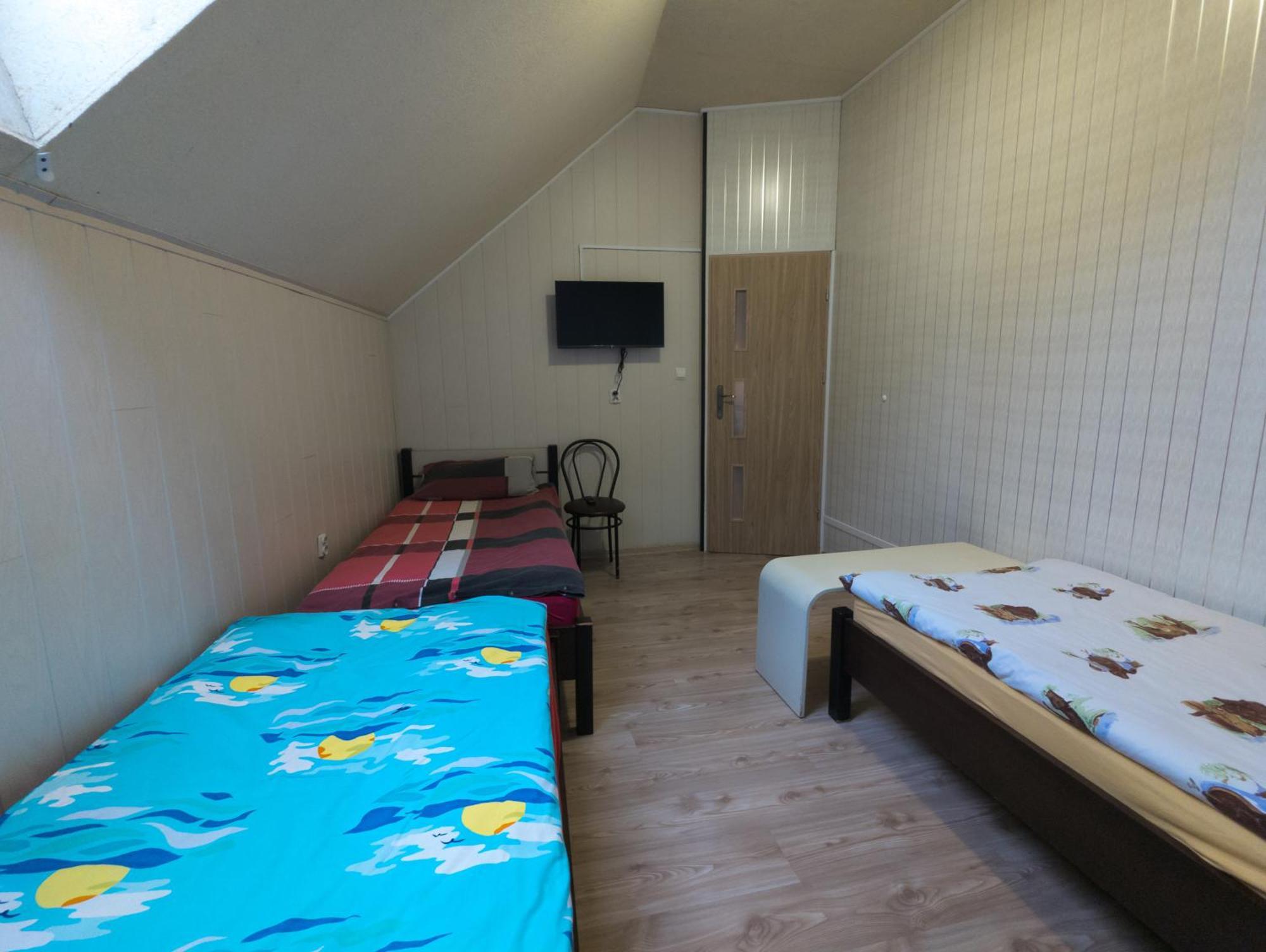Pokoje Goscinne "U Karola" Pracownicze Ścinawa Extérieur photo