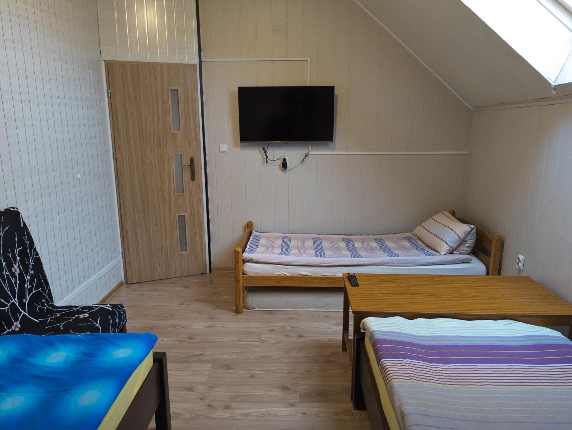 Pokoje Goscinne "U Karola" Pracownicze Ścinawa Extérieur photo